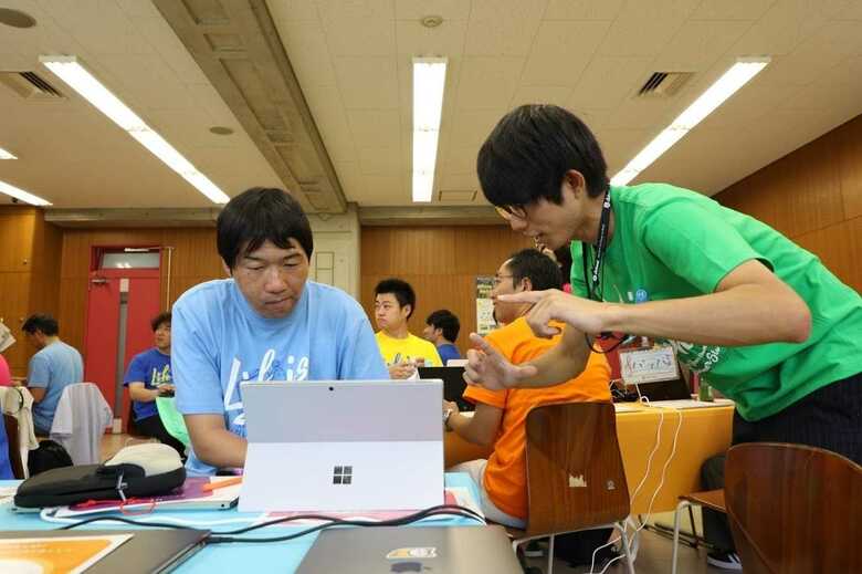 プロムラミングに詳しい大学生がフォロー