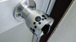 たしかに手を洗いたくなる…ウイルスを可視化したシールが“コロナ予防”に効果がありそう