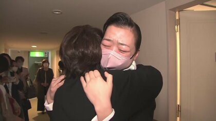 「厳しい指導などがあっての華やかな世界」宝塚音楽学校で合格発表…倍率は過去最低　劇団員死亡で“パワハラ”上級生が遺族に謝罪へ