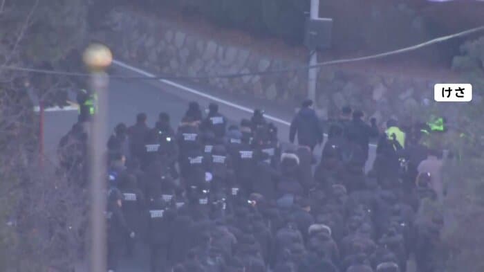 拘束に向かう合同捜査本部(15日)