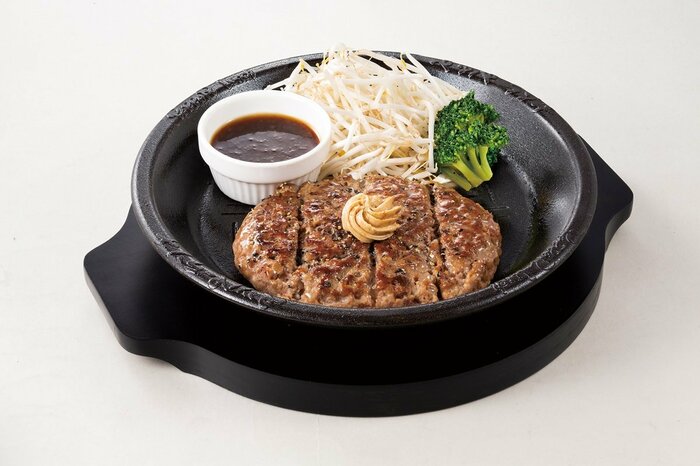 肉塊ハンバーグ(200g)は1130円が1190円(税込み)に
