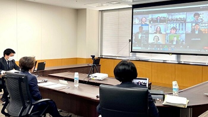 コロナ下の女性への影響と課題に関する研究会(第1回):内閣府HPより、以下同