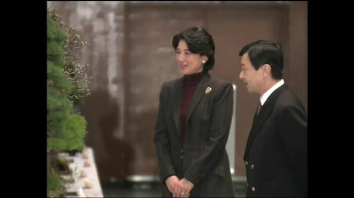 平成18（2006）年2月　「国風盆栽展」を鑑賞されるご夫妻（東京都美術館）