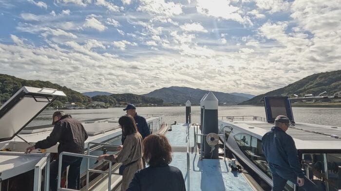 美浜町レイクセンターから乗船