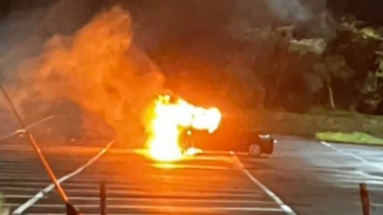 未明の公園駐車場で車両火災　3人焼死　2人は子どもか　神奈川･横須賀市｜FNNプライムオンライン