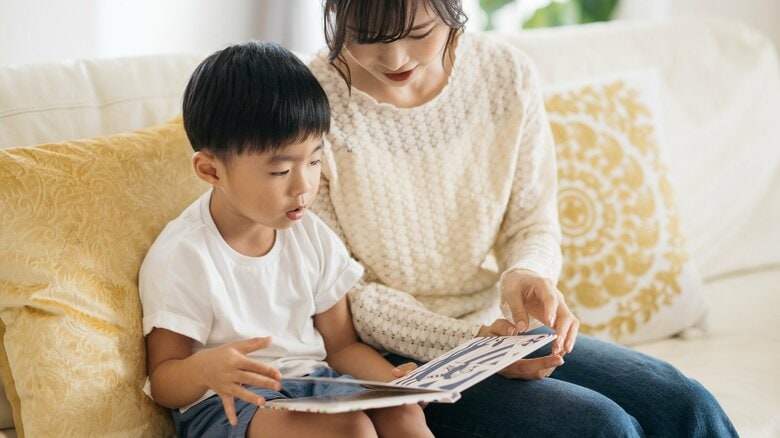 読み聞かせだけじゃもったいない?1000人以上との対話経験から見えてきた子どもの「言葉にする力」を育てる絵本活用法|FNNプライムオンライン