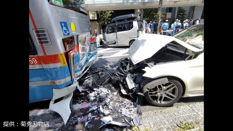 【速報】バスやタクシーなど計6台絡む事故で11人ケガ　ケガの程度は不明　神奈川・横須賀市｜FNNプライムオンライン