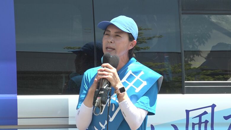 選挙戦で訴える中村真衣氏