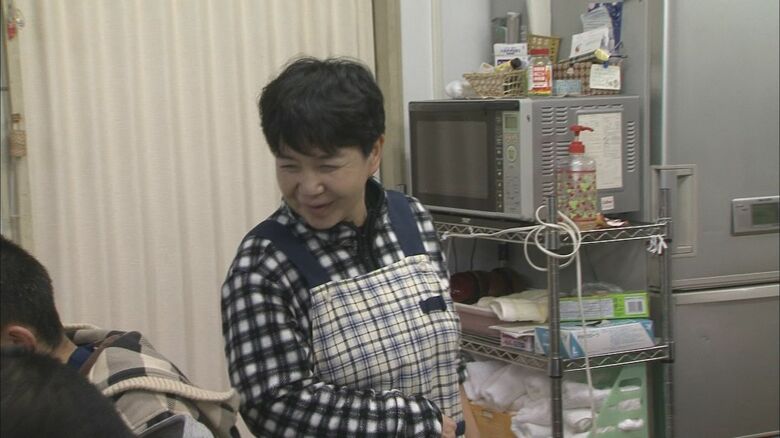 寮母を務めた壬生智子さん（1998年）