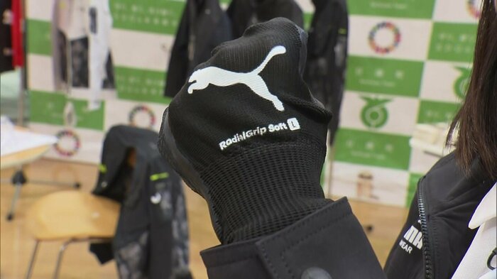アイテムには「PUMA」のロゴマーク