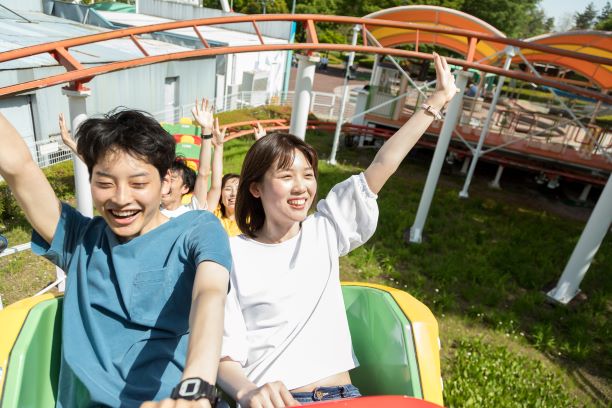 ジェットコースターでの絶叫は控えて 協会がガイドラインを作成 実際の対応を2つの遊園地に聞いた