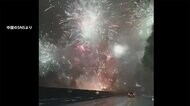 夜空に花火 異常な“連発” 高速道路で異変...何が? 中国