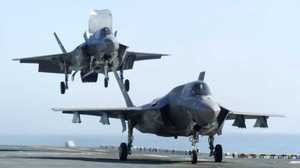 F-35Bステルス戦闘機を搭載したら護衛艦「いずも」は「攻撃型空母」になるのか