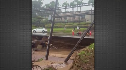 アメリカで“数年ぶりの大雪”や暴風雨　冠水で立ち往生　倒木が車を直撃　ハワイは大雨で道路崩落…家の中も泥だらけ