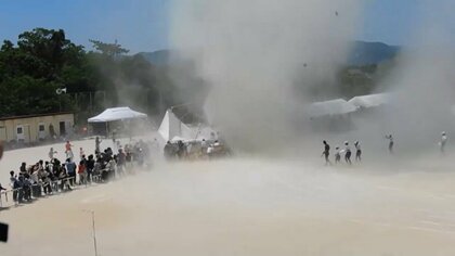 運動会シーズンは“つむじ風”に要注意！晴れた日に突然発生しどこに進むか読めないのが特徴…進行方向と反対側に「すぐに逃げて」