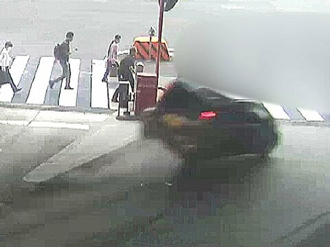 弁護側は責任能力争う…横断歩道で男女3人を車ではね死傷させた罪 71歳男の初公判に被害者「“過失”は納得いかない」