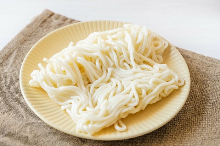さまざまなものと組み合わせられたソフト麺(画像:イメージ)