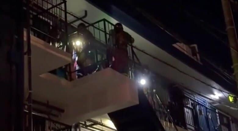 岡山市のJR岡山駅近く　アパートの一室焼く火事　男性１人搬送【岡山】｜FNNプライムオンライン