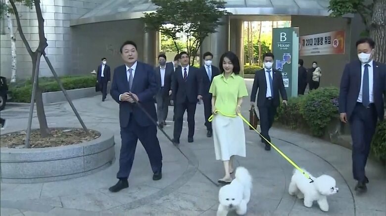 韓国・尹大統領就任1カ月…型破りの政治スタイルに夫人パワー全開、前途には難題山積