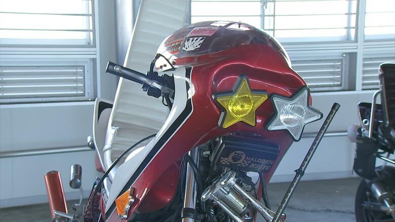 国道57号線(通称・東バイパス)で暴走行為の疑いで17歳と18歳の男2人を逮捕 オートバイとバイクで信号無視など繰り返したか【熊本発】|FNNプライムオンライン