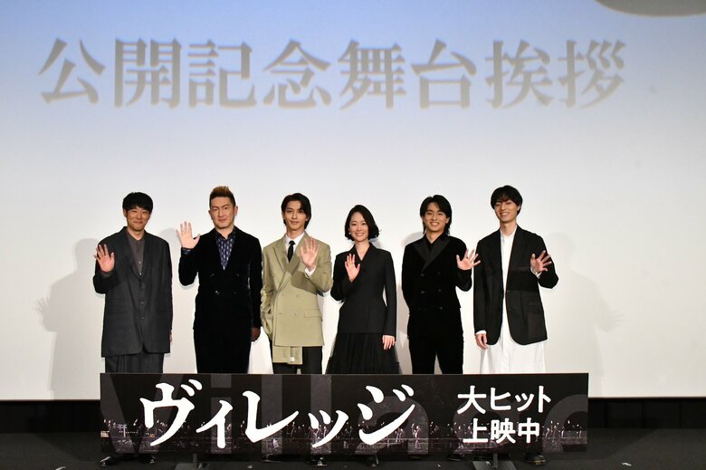 （左から）藤井道人監督、中村獅童さん、横浜流星さん、黒木華さん、奥平大兼さん、昨間龍斗さん