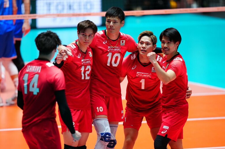 第1セット序盤 一時は5点差に