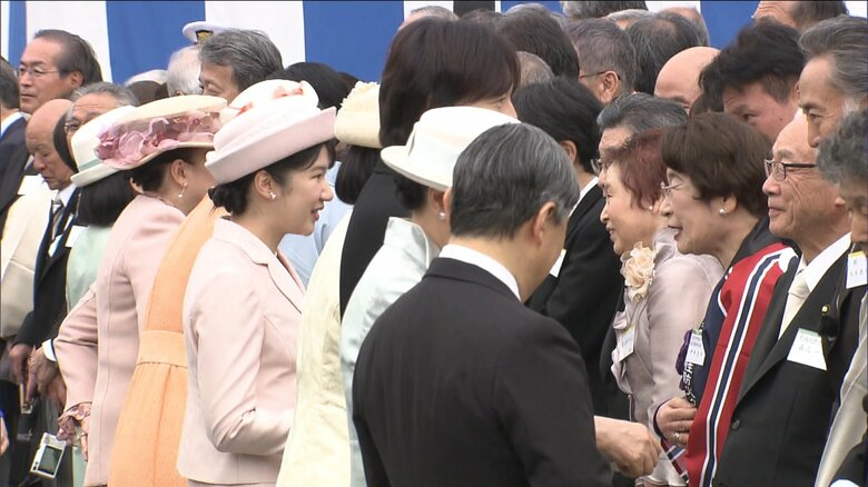 出席者と歓談される愛子さま