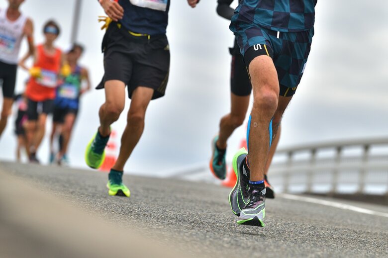 体幹をうまく使えないと故障を負うリスクが高まる（画像：イメージ）