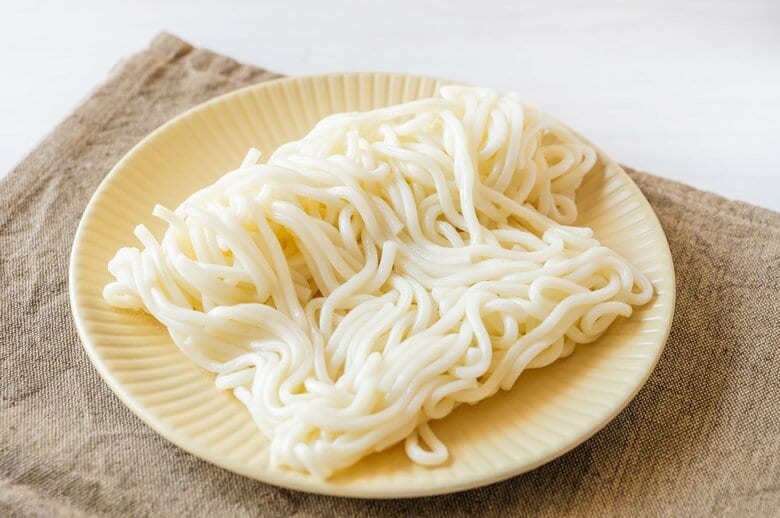 さまざまなものと組み合わせられたソフト麺（画像：イメージ）