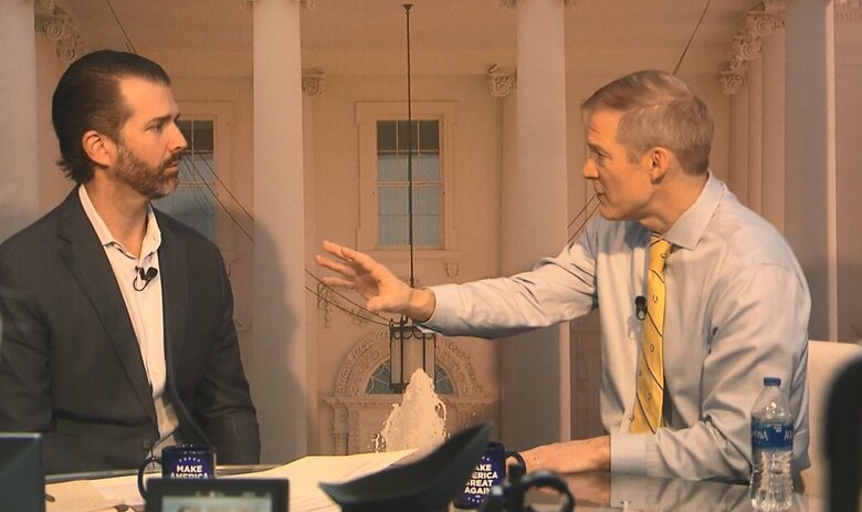 トランプ・ジュニア氏も登場し、会場外のブースでの生放送などに出演