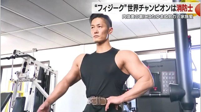 ジムでトレーニング中の原田さん