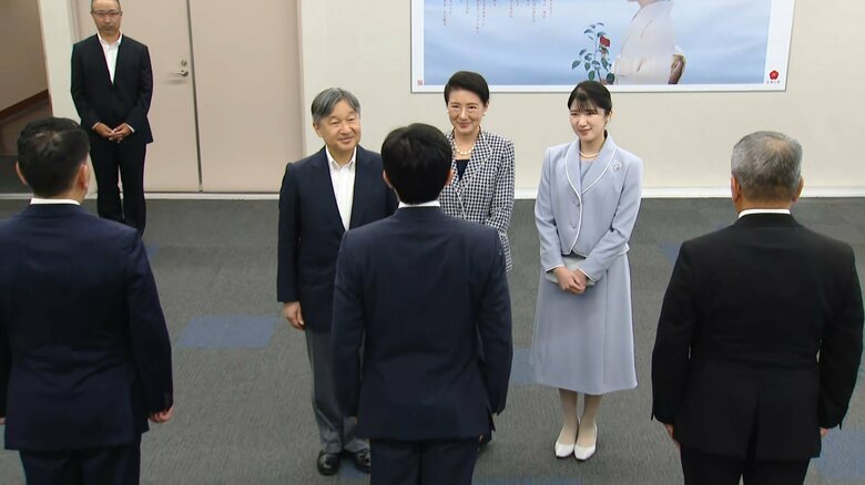 長崎空港に到着された天皇ご一家　9月12日
