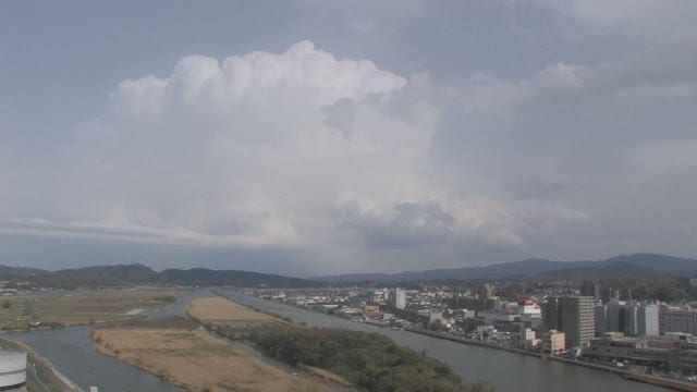天気急変で積乱雲発達　島根県と鳥取県に竜巻注意情報　落雷やひょうなどに注意（島根・鳥取）