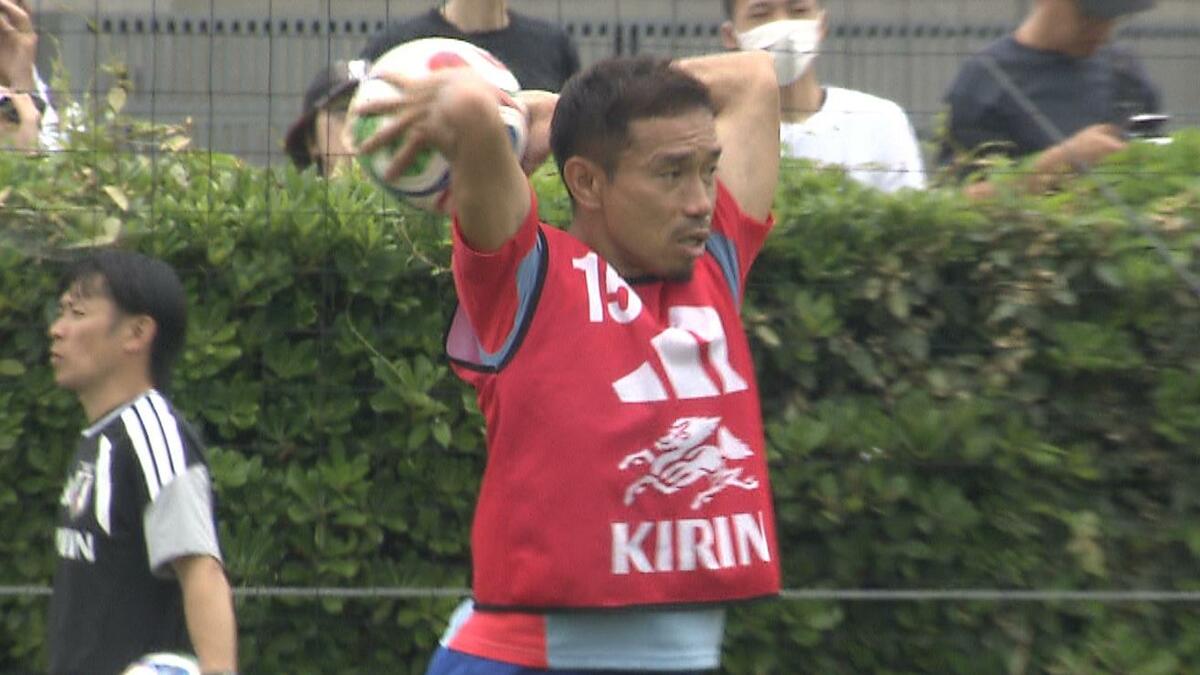 サッカーワールドカップ 長友も大苦戦 スローインの「5秒以内」新ルール 選手交代も10秒以内で波乱