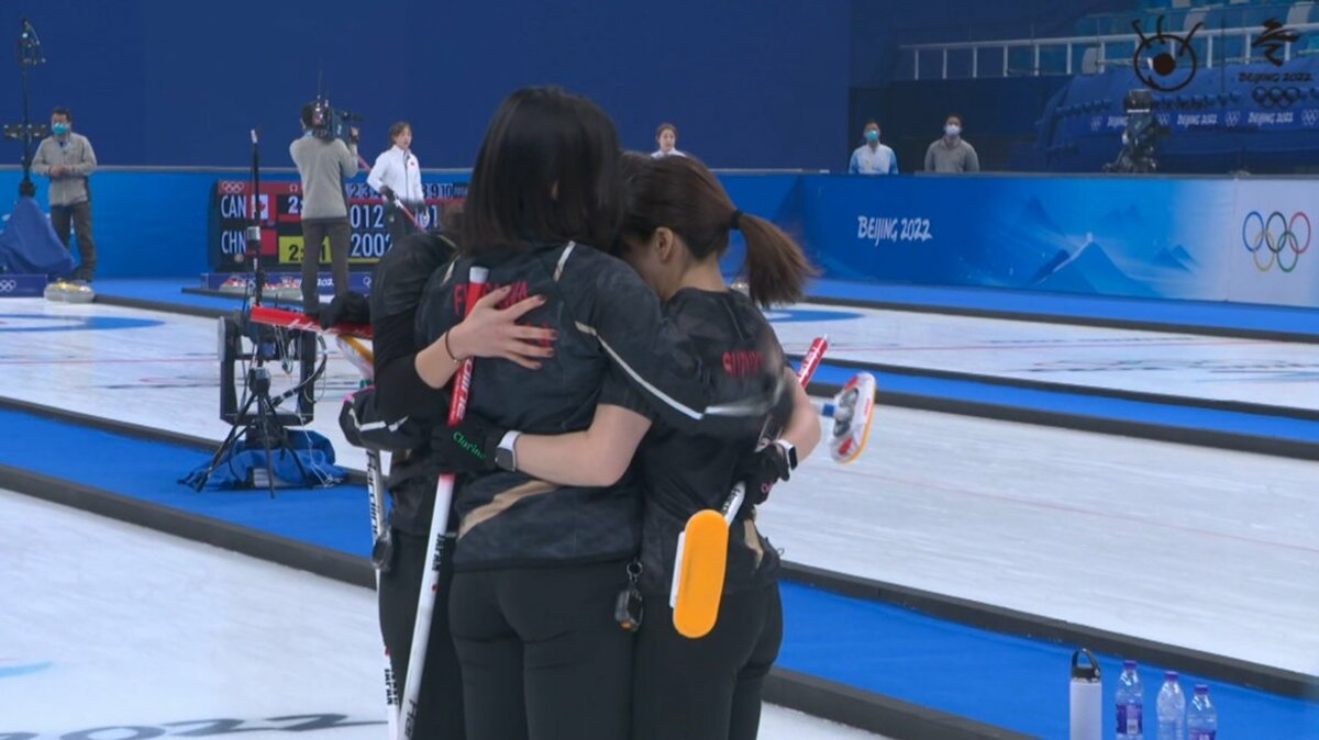 1000回告白して良かった カーリング女子5人目 琴美ちゃん の支えも 世界が称賛 クレイジースイーパーズ Fnnプライムオンライン 1000回告白して良かった カーリング女子5人目 琴美ちゃん の支えも 世界が称賛 クレイジースイーパーズ Fnnプライムオンライン