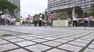 3本指掲げデモ 市民弾圧ミャンマーの現状知って