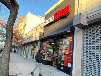 ヘッジファンドVS個人投資家　乱闘の舞台「ゲームストップ」はこんな場所