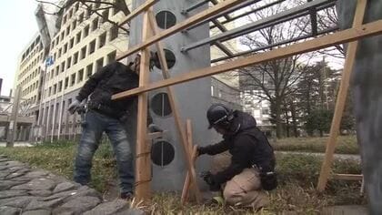 富山市で衆院選ポスター掲示板の設置作業開始　ボードの発注間に合わず19日は骨組みのみの設置に