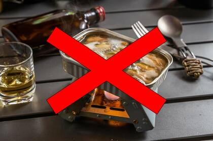 「缶詰の直火調理はやめて」キャンプブームで日本製缶協会などが注意喚起…有害物質が溶け出る？適切な方法を聞いた