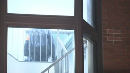 新宿の買取販売店緊縛強盗、営業終了直後に「店を開けておいて」と不審な電話　現金71万円と携帯電話50台ほど奪い逃走　電話と事件の関連捜査