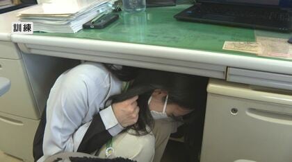 「姿勢を低くする」「頭を守る」「動かない」　命を守る『3つの基本行動』確認　長野・松本市で「シェイクアウト訓練」　東日本大震災から15年　#知り続ける