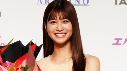 “めるる”生見愛瑠、ノースリーブドレスで大人っぽく…かき上げヘアでイメチェンに挑戦？「前髪を伸ばしてみたい」