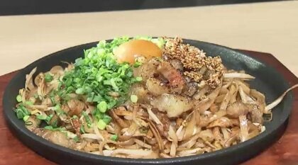 “九州一の焼きうどん”召し上がれ　地元のソウルフード専門店がJR小倉駅にオープン　平打ちの生麺に香ばしいソースが絡む　福岡・北九州市
