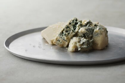 濃厚で刺激的 いまだかつてないチーズケーキ 生ブルーチーズケーキao が 日本