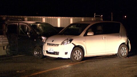 ブラックアイスバーン状態の路面でスリップか…車6台が絡む事故で3人死傷　北海道・美唄市
