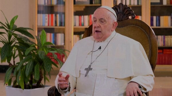 「白旗揚げる勇気を」ローマ教皇がウクライナに停戦交渉促す｜FNNプライムオンライン