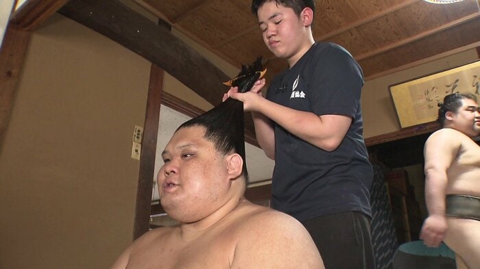 憧れの“大銀杏”を結う日々を目指し、修業に励む