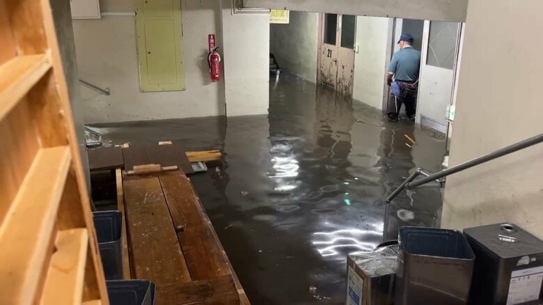 【市役所が”水浸し”】観測史上1位の大雨で釧路市役所が浸水…地下に水が入り込み食堂も”休業”＜北海道釧路市＞｜FNNプライムオンライン
