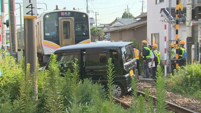 踏切内で列車と軽乗用車が衝突…列車の乗客乗員24人・車を運転していた30代の女性にケガなし 新潟市｜FNNプライムオンライン