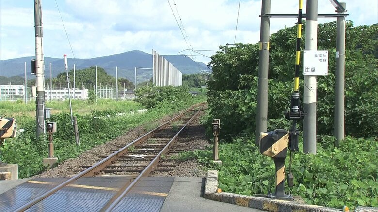 JRの線路に自転車放置で男を逮捕　回送列車が接触　運行に危険を生じさせた疑い　自転車の持ち主は不明｜FNNプライムオンライン